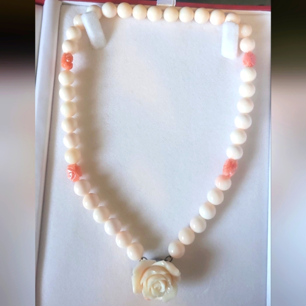White Coral Elegant Beaded Necklace